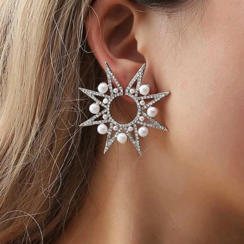 LAST! Sunburst silver hoops w/ pearl accents